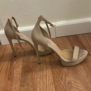 Steve Madden nude 5inch heels